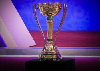 بتكليفٍ سامٍ.. معالي الشيخ أمين عام مجلس الوزراء يرعى المباراة النهائية لكأس جلالةِ السُّلطان المُعظّم لكرة القدم