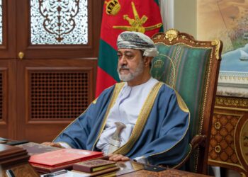 جلالة السلطان يترأس اجتماع مجلس الوزراء بقصر البركة العامر