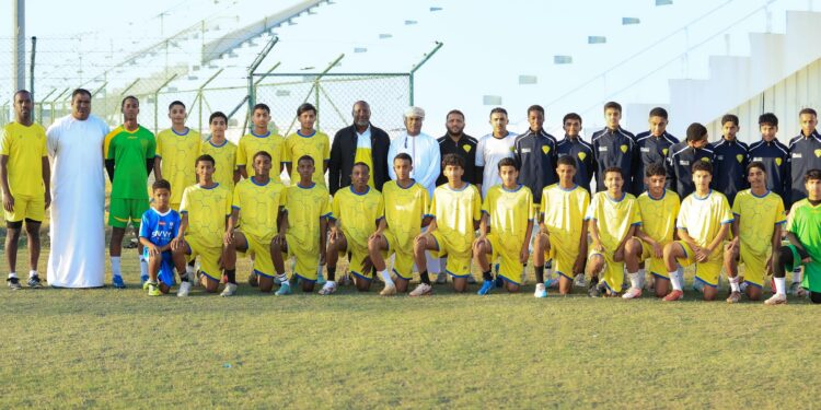 أكاديمية الفهود تكرم لاعبيها المتميزين