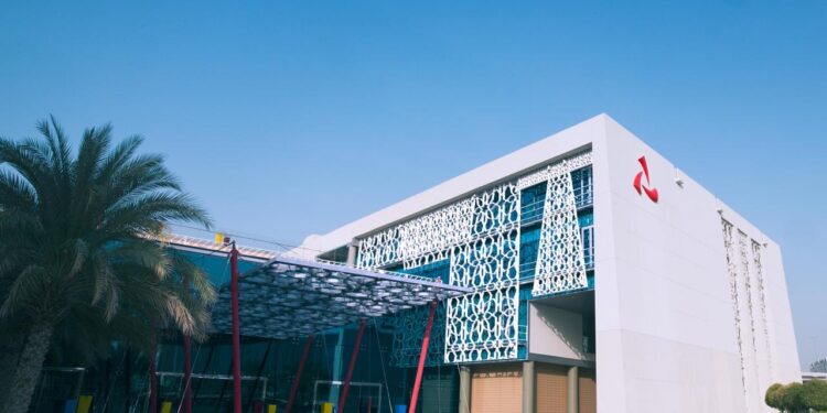 بنك مسقط يساهم في تعزيز التنمية الاقتصادية والاجتماعية تحقيقاً لرؤية عمان 2040