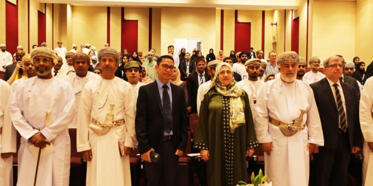 بدء أعمال مؤتمر هاواي الدولي الرابع لدراسات اللغة الإنجليزية والأدب (HICELLS 2025) في جامعة الشرقية بعمان 1 بدء أعمال مؤتمر هاواي الدولي الرابع لدراسات اللغة الإنجليزية والأدب (HICELLS 2025) في جامعة الشرقية بعمان