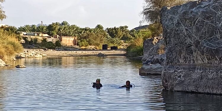 وفاة شخصين غرقا في عين وضاح ببهلاء