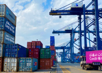 كريدت عُمان تعوّض 40 مطالبة للمصدّرين العُمانيين والبائعين المحلّيين