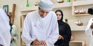 محافظ مسندم يفتتح مقر زري خصب الجديد بشاطئ بصة