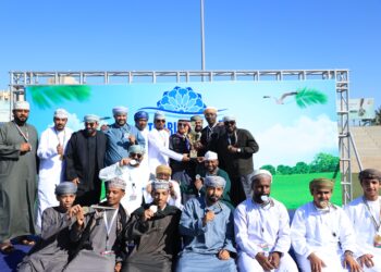 منتسبي أكاديمية الفهود يشاركون في اليوم المفتوح والتجوال في سوق المباركية