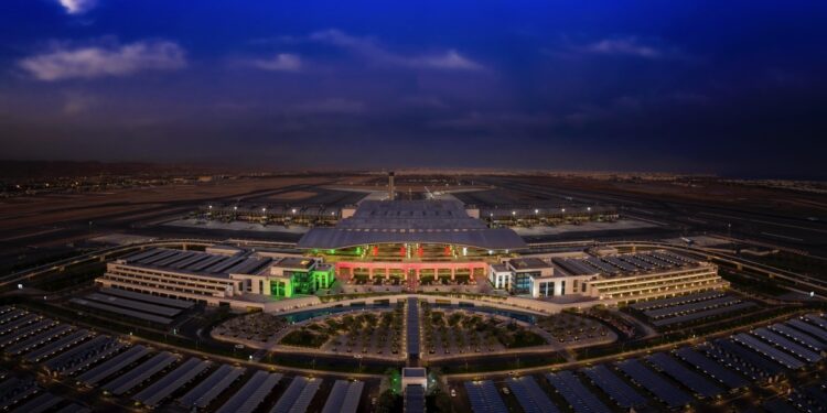 المجلس العالمي للمطارات يتوج مطاري مسقط وصلالة بجوائز جودة خدمة المطارات في الشرق الأوسط