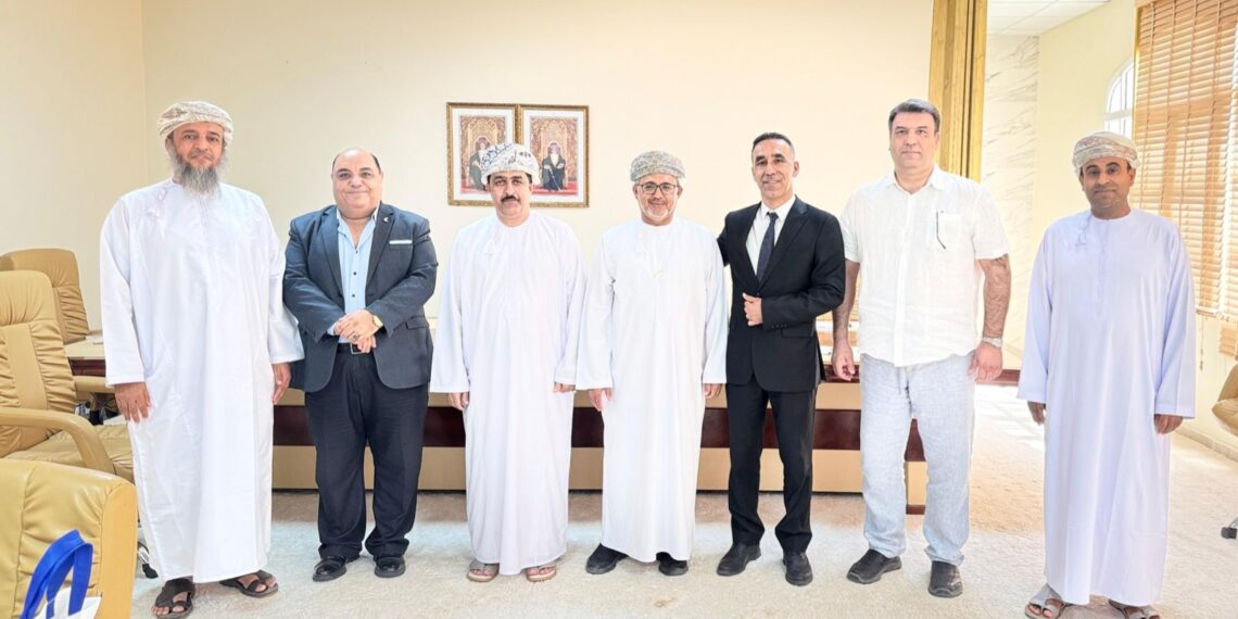 وفد إيراني يزور فرع غرفة تجارة وصناعة عمان بشمال الشرقية