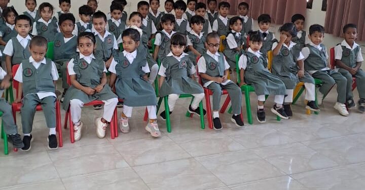 هيئة البيئة بشمال الشرقية تنظم محاضرة توعوية بعنوان “نظافة البيئة مسؤوليتنا”