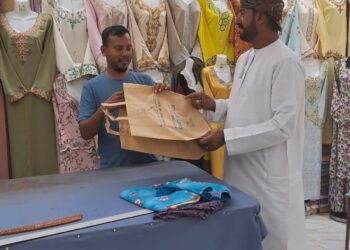 هيئة البيئة بشمال الشرقية تواصل تنفيذ حملاتها التوعوية والرقابية لحظر استخدام الأكياس البلاستيكية في دماء والطائيين