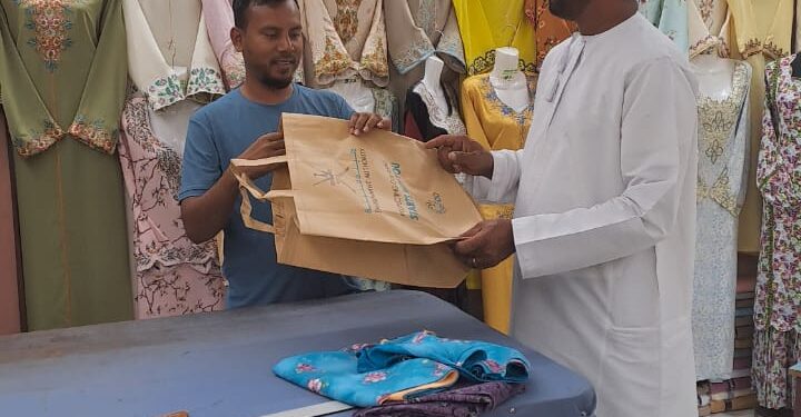 هيئة البيئة بشمال الشرقية تواصل تنفيذ حملاتها التوعوية والرقابية لحظر استخدام الأكياس البلاستيكية في دماء والطائيين 1 هيئة البيئة بشمال الشرقية تواصل تنفيذ حملاتها التوعوية والرقابية لحظر استخدام الأكياس البلاستيكية في دماء والطائيين