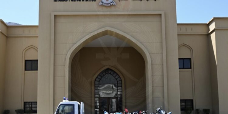 ‏ضبط 7 دراجات نارية لقيام سائقيها بالإستعراض على الطرقات وعرقلة حركة السير بخصب