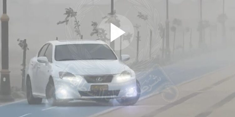 إيقاف مواطن لتعمده سياقة مركبته في الممرات المخصصة والمعدّة للمشاة بعبري