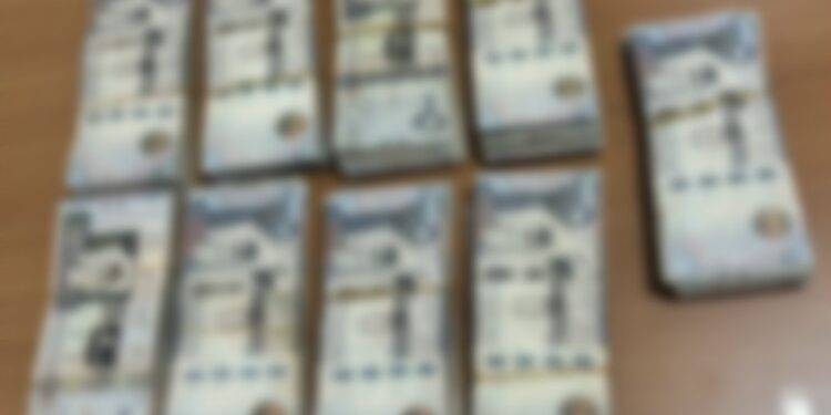 ضبط 3 يمنيين حاولوا إدخال مبالغ مالية كبيرة دون الإفصاح عنها عبر منفذ صرفيت