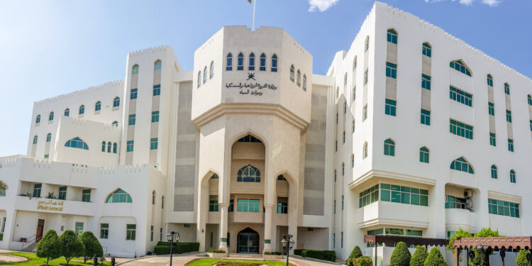 توضيح هام بشأن وفرة محصول البصل العماني وما يواجهه بعض المزارعين من تحديات في تسويقه