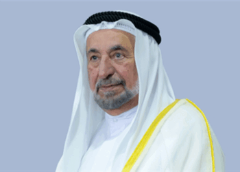 حاكم الشارقة يصل إلى سلطنة عُمان