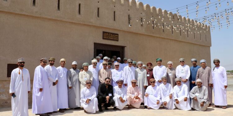 ضمن فعاليات الملتقى الصحفي.. زيارات ميدانية للتعرف على أبرز المعالم التاريخية والسياحية والاقتصادية بجنوب الباطنة 1 ضمن فعاليات الملتقى الصحفي.. زيارات ميدانية للتعرف على أبرز المعالم التاريخية والسياحية والاقتصادية بجنوب الباطنة