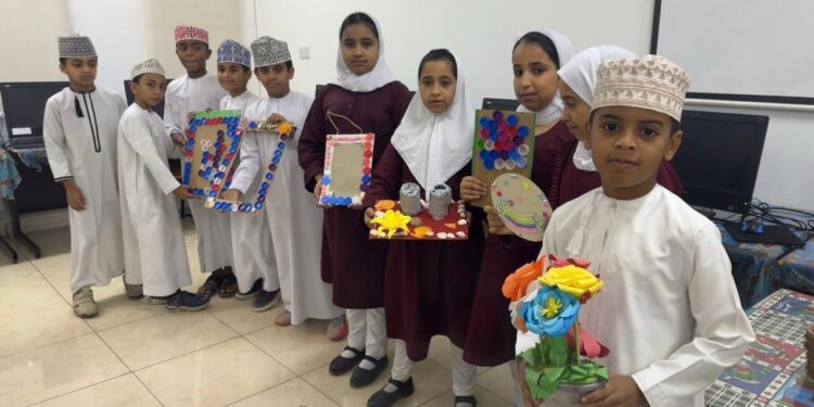 هيئة البيئة بالسويق تواصل تنفيذ برامج توعوية لطلبة المدارس بالسويق والخابورة