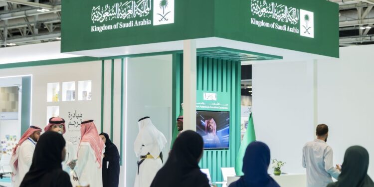 اختتام ناجح لمشاركة المملكة في معرض مسقط الدولي للكتاب 2025 وسط إقبال جماهيري واسع