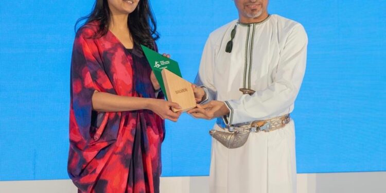 تتويج بنك مسقط بجائزة عُمان للاستدامة في مجال الحوكمة البيئيّة والاجتماعية