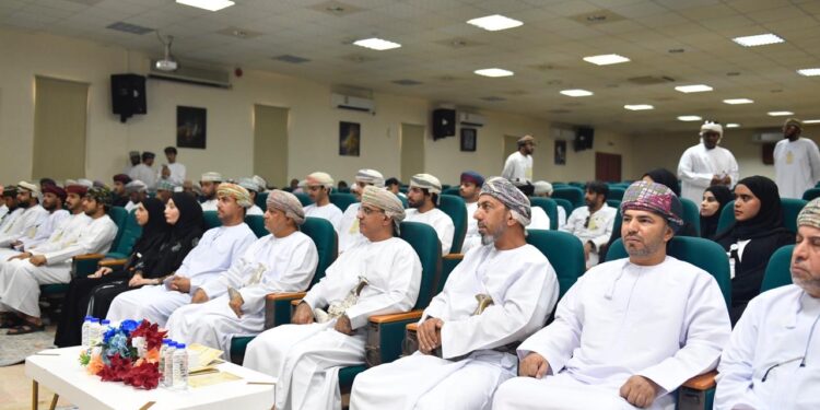 جامعة نزوى تحتضن المؤتمر الطلابي الثامن بمشاركة 70 طالباً من 11 جامعة لتعزيز دور المجالس الاستشارية في التعليم العالي