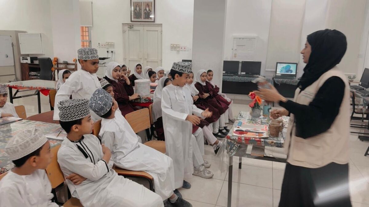 هيئة البيئة بالسويق تواصل تنفيذ برامج توعوية لطلبة المدارس بالسويق والخابورة 6 7b9bfe48 12a8 4adf a6e3 894cc895760b