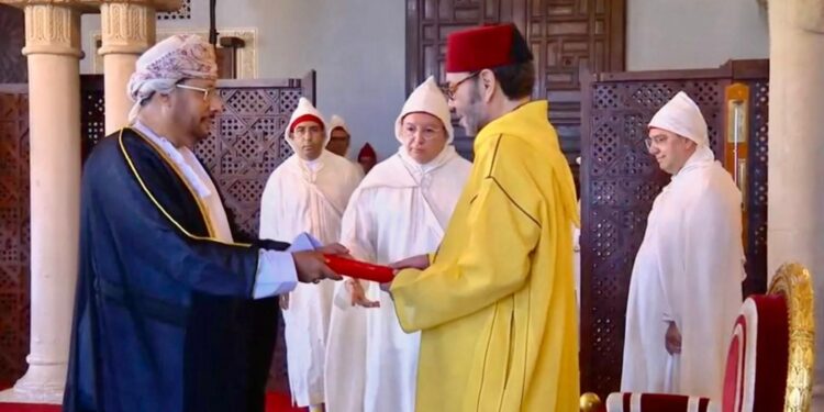 ‎سفير سلطنة عُمان يقدّم أوراق اعتماده لملك المغرب