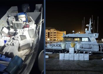 إحباط عملية تهريب كميات كبيرة من المشروبات الكحولية على متن قاربين في مسندم