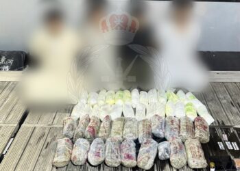 ضبط قارب على متنه 4 أشخاص حاولوا تهريب كميات من مخدر الكريستال والمارجوانا