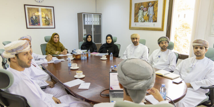 الفريقُ الوطني للتجارة المستترة يستعرض مخرجات عملية التدقيق على السجلات التجارية