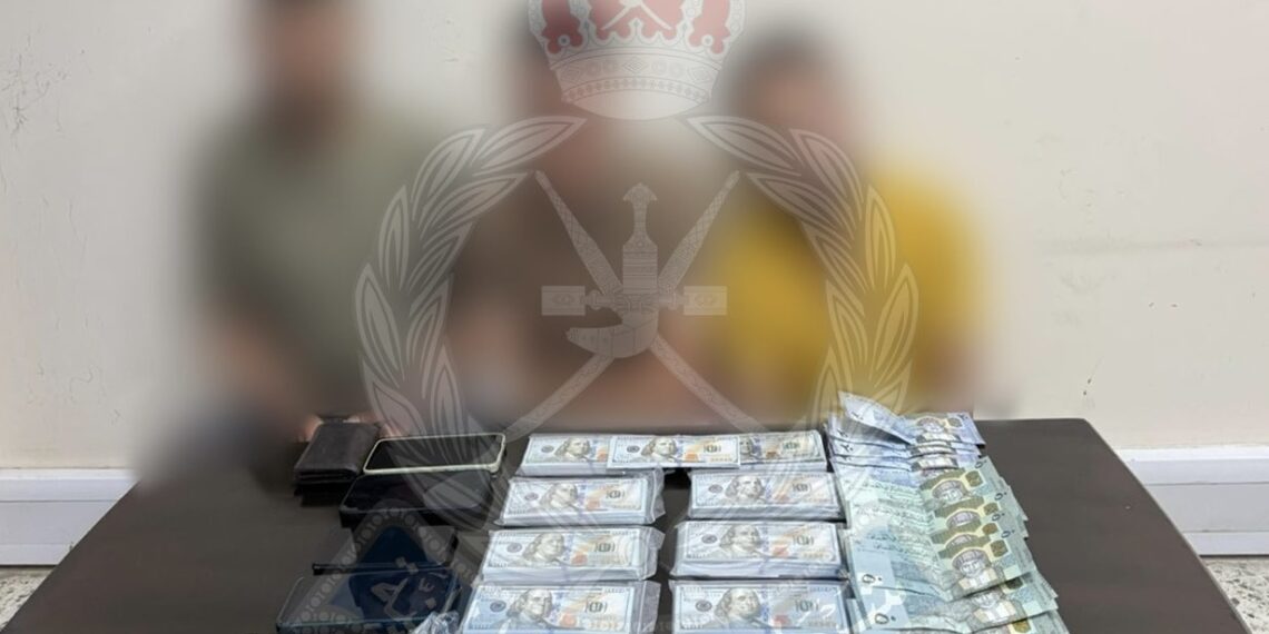 القبض على 4 مصريين بتهمة الاحتيال وترويج عملة مزورة بالوسطى 1 القبض على 4 مصريين بتهمة الاحتيال وترويج عملة مزورة بالوسطى