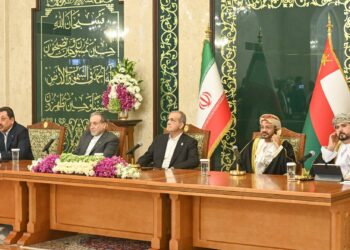 الرئيس الإيراني يستقبل وزير الخارجية العُماني لبحث العلاقات الثنائية وتطورات المنطقة‏