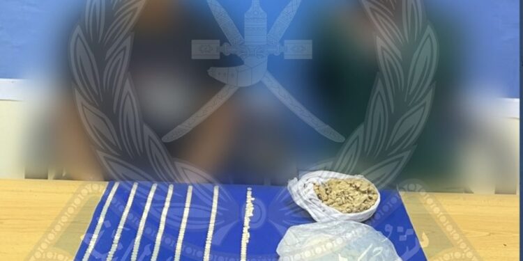 ضبط متسللين بحوزتهم مخدرات في ظفار