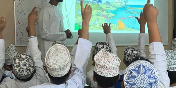 هيئة البيئة تنظم محاضرة توعوية بمناسبة يوم التنوع الأحيائي بمدرسة الخشبة بالمضيبي