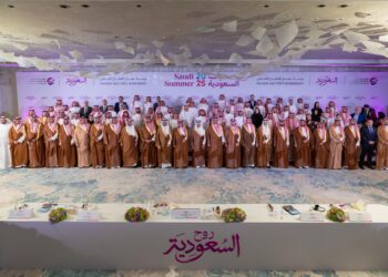 معالي وزير السياحة يقود ورشة عمل لإطلاق برنامج صيف السعودية 2025