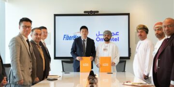مركز مشترك لابتكار حلول شبكات الجيل القادم بين عمانتل وفايبرهوم