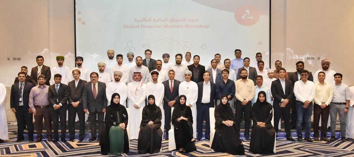 بنك مسقط ينظم ندوة للتعريف بمستجدات أسواق المال العالمية للزبائن في صحار