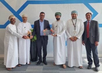 بنك مسقط يفوز بالجائزة البلاتينية من مؤسسة عالمية لتميّزه في تقديم الخدمات المصرفية عبر الهاتف النقّال