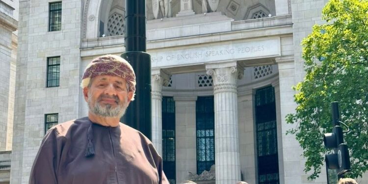 في المبنى القديم لـ”هنا لندن” أسائله عن ذياب وحسن سالم وثمانية عقود من الأرشيف الصوتي لقضايا العرب