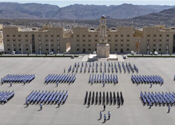 النعماني يرعى تخريج دورات شرطة عُمان في الجبل الأخضر