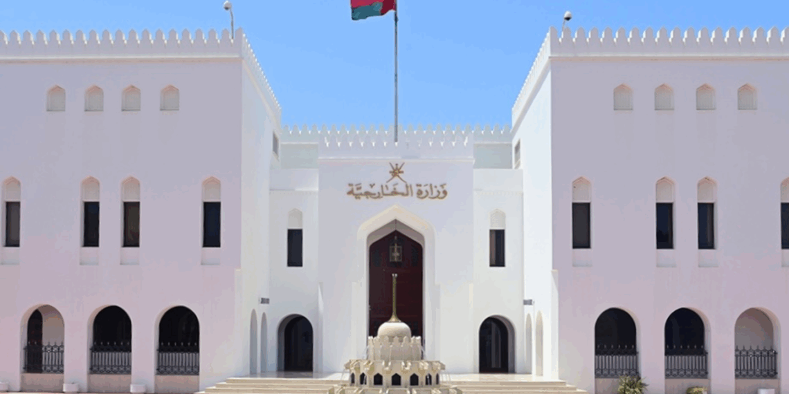 “الخارجية” تحث المواطنين في المناطق المتوترة على توخي الحيطة والمغادرة عند توفر الظروف