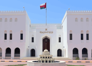 “الخارجية” تحث المواطنين في المناطق المتوترة على توخي الحيطة والمغادرة عند توفر الظروف