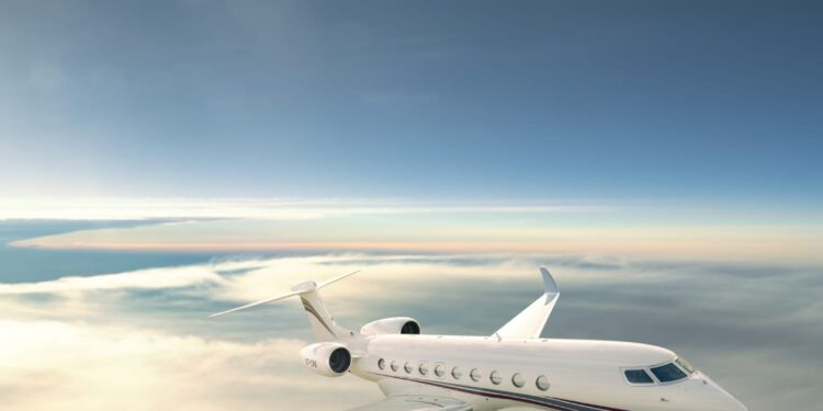 الخطوط الجوية القطرية تستعرض طائراتها المتطورة وتقنياتها الحديثة في معرض باريس الجوي 2025