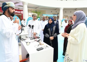 انطلاق ملتقى “جسور العمانية للنطاق العريض.. خطوة نحو تمكين ذوي الإعاقة”