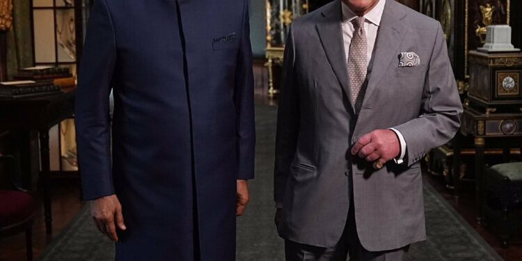 جلالة السُّلطان وملك بريطانيا يبحثان تعزيز العلاقات في قلعة وندسور