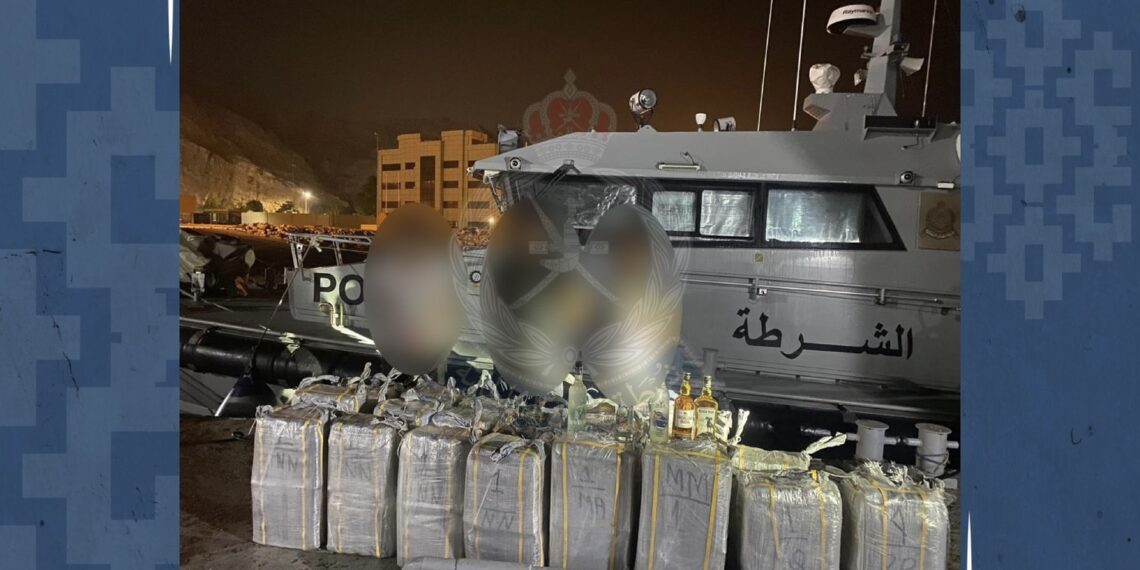 ضبط 3 إيرانيين بحوزتهم مشروبات كحولية بقصد الاتجار بها في مسندم