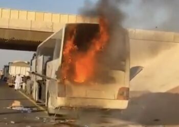 سلامة ركاب حافلة معتمرين من الخابورة بعد حادث حريق في السعودية