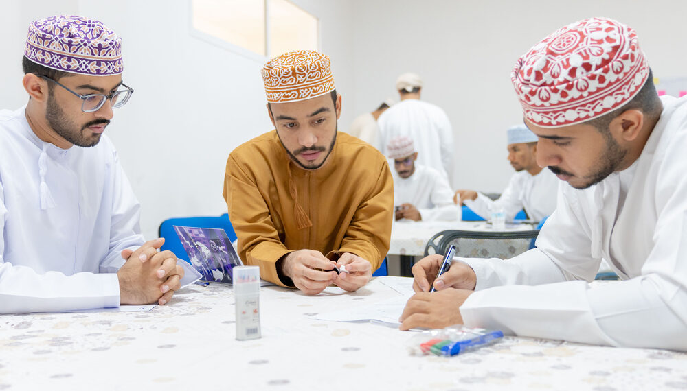 إطلاق برامج شبابية في المجالات الزراعية والبحرية والتقنية 1 إطلاق برامج شبابية في المجالات الزراعية والبحرية والتقنية
