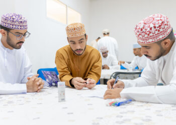 إطلاق برامج شبابية في المجالات الزراعية والبحرية والتقنية