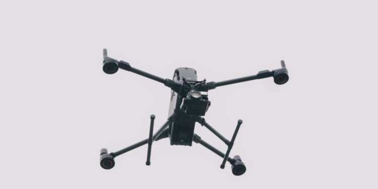 تدشين أول طائرة DJI ماتريس 400 بالشرق الأوسط في سلطنة عُمان