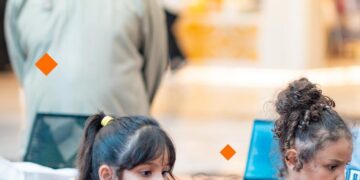 “عمانتل” تنظم مبادرة تعليمية تفاعلية باستخدام “ماينكرافت” ضمن مشاركتها في خريف ظفار 2025